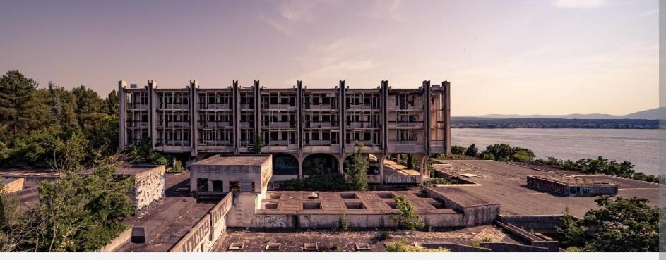 Haludovo Virtual Ruin Hotel Bungaloos Apartments And Camping, International Cooperation And Assistance For Rebirth Baracska Dış mekan fotoğraf