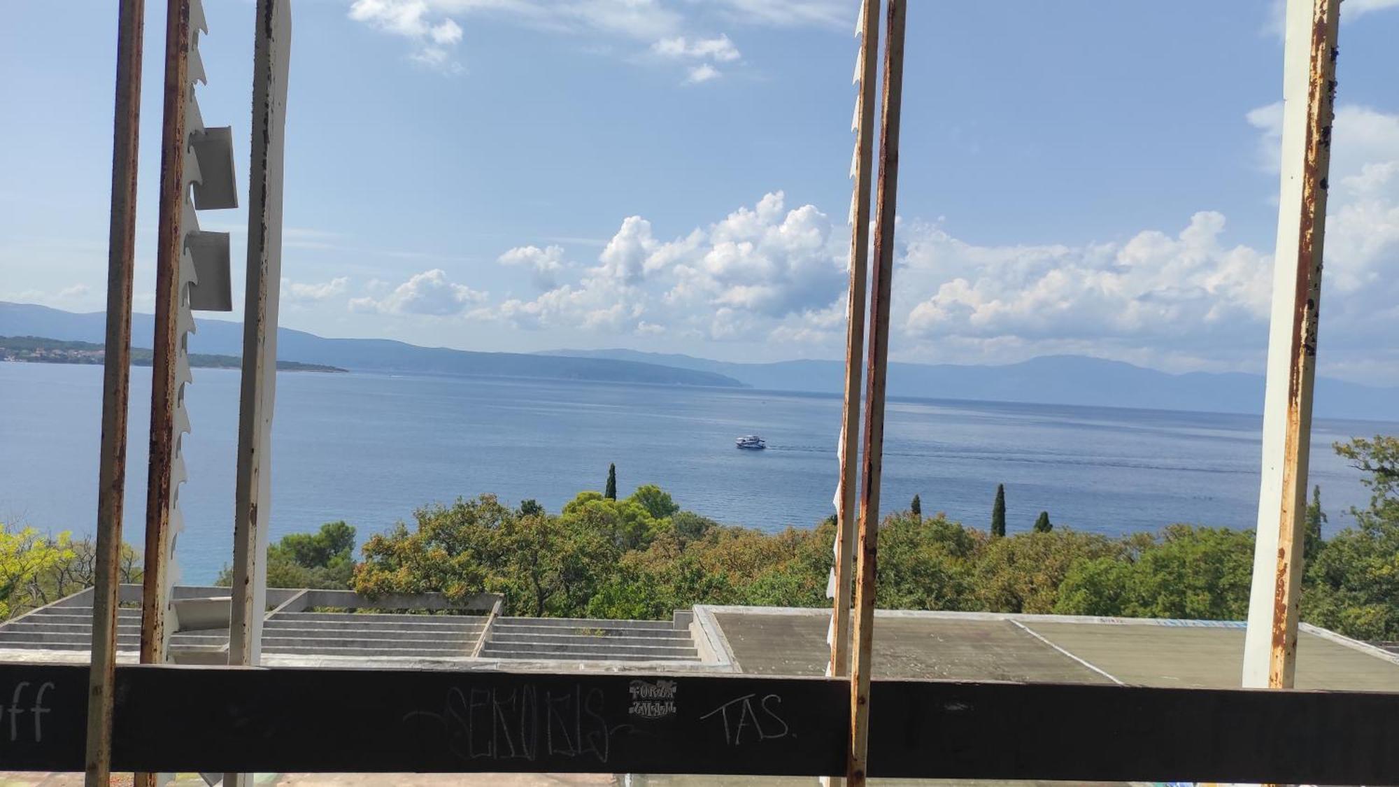 Haludovo Virtual Ruin Hotel Bungaloos Apartments And Camping, International Cooperation And Assistance For Rebirth Baracska Dış mekan fotoğraf